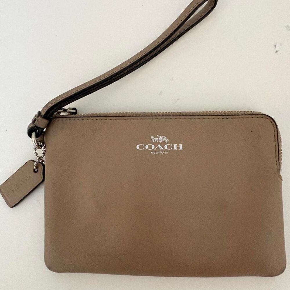 EUC Coach Leather Tan Taupe Corner Zip Wristlet